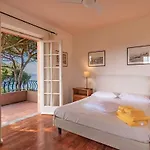 Les Ombrelles * פורטופראיו